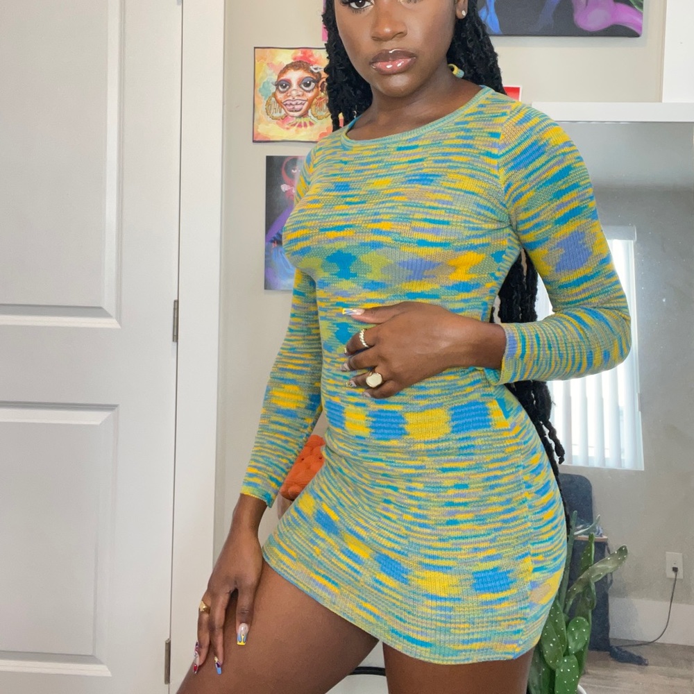 Colorful dress back out